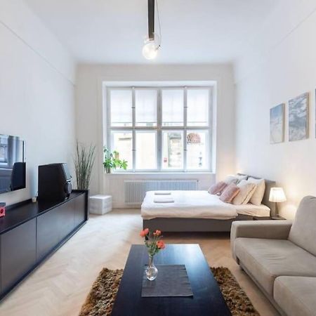 Luxury Apartment On Old Town Square Praag Buitenkant foto