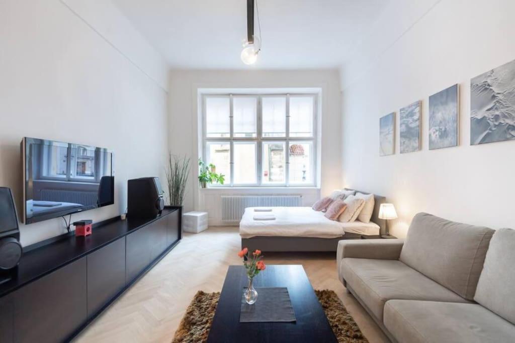Luxury Apartment On Old Town Square Praag Buitenkant foto