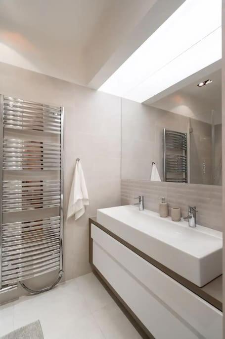 Luxury Apartment On Old Town Square Praag Buitenkant foto